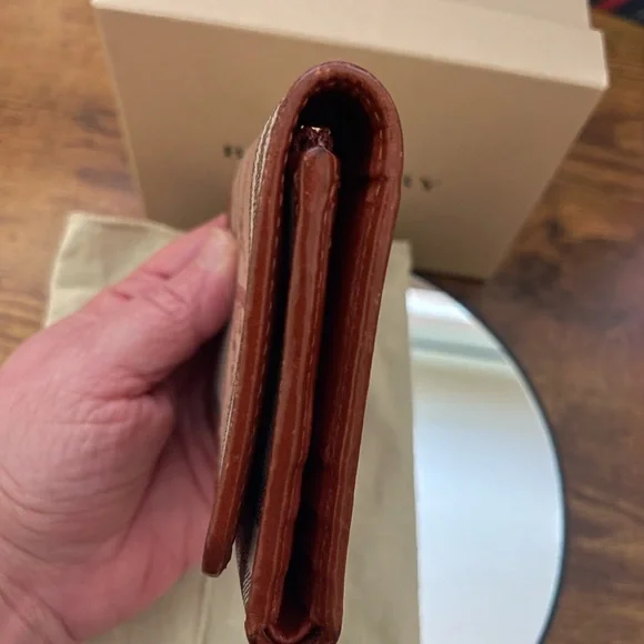 Burberry Tan and Brown Checkered Wallet - Picture 6 of 13